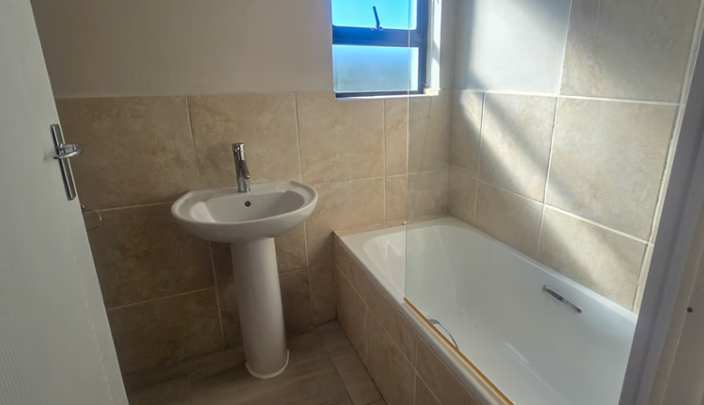 4 Bedroom Property for Sale in Paradise Beach Eastern Cape